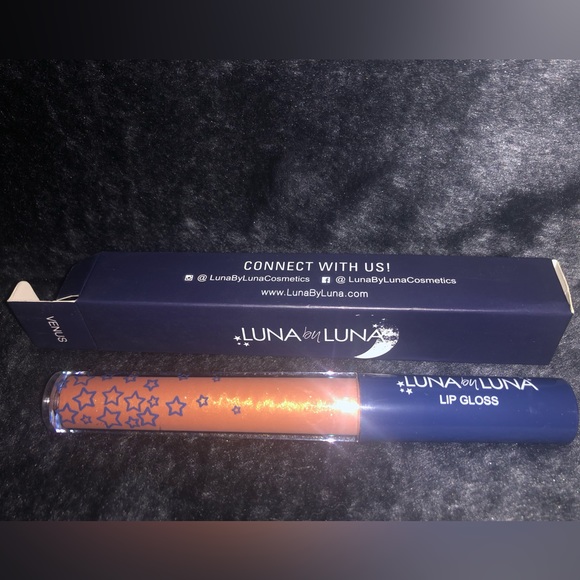Luna By Luna Lipgloss-Venus. Shimmer, Shine, Chrome, Bright, Nude, Comfortable - Picture 2 of 5